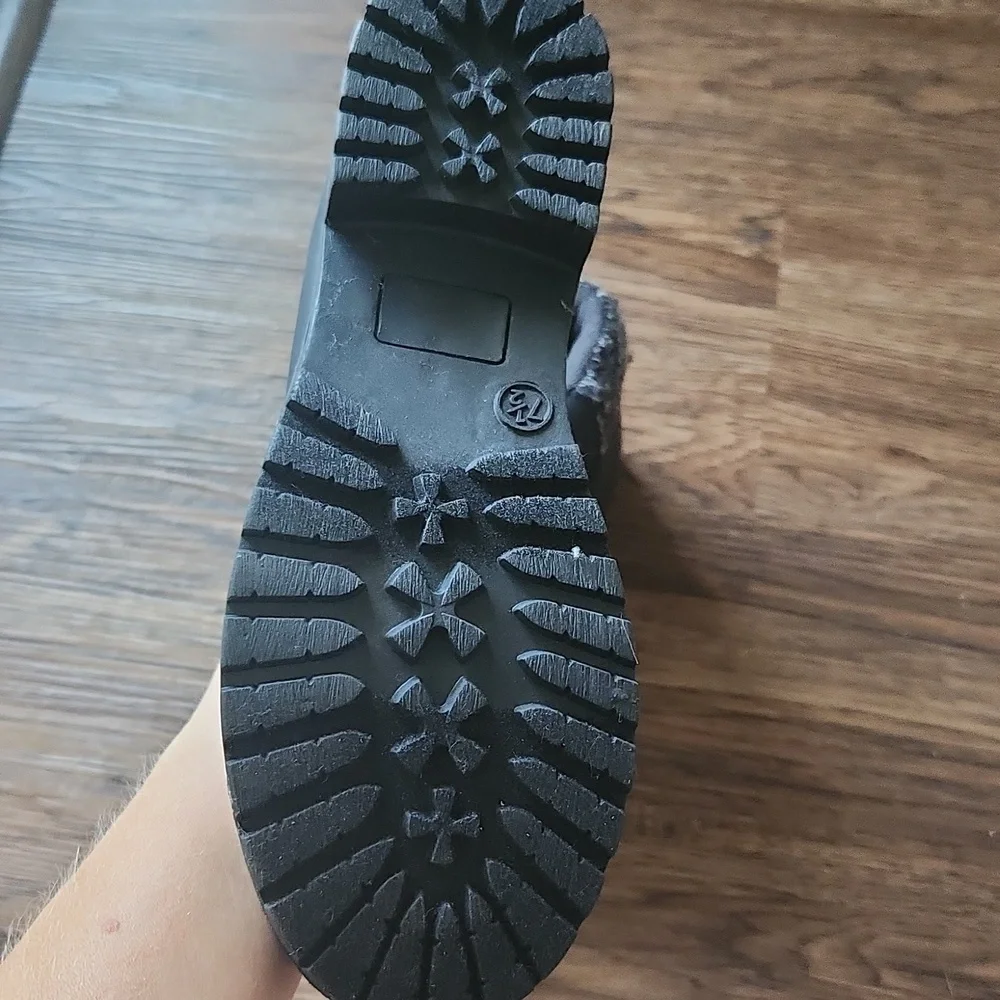 New black boots